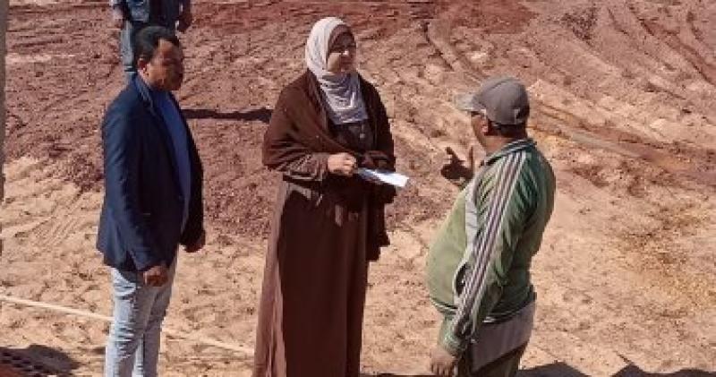 استمرار حصر وتسجيل العمالة غير المنتظمة بالوادى الجديد