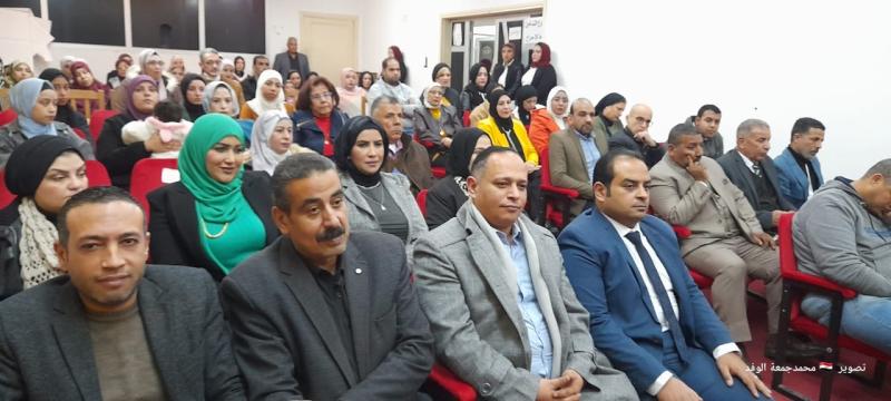 جانب من الندوة