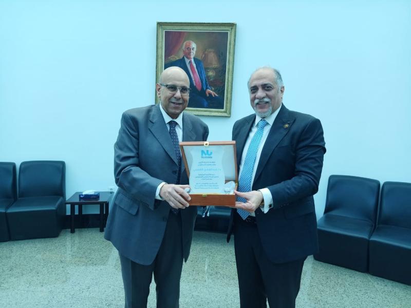 تكريم جامعه النيل لزعيم الأغلبية