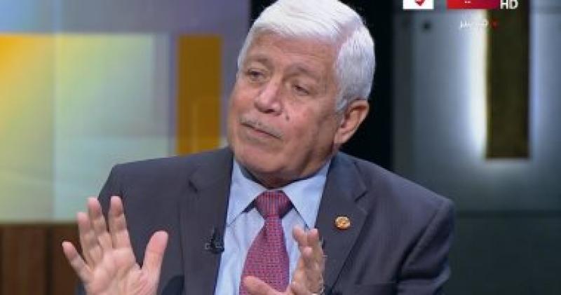 اللواء محمد الغبارى مدير كلية الدفاع الوطنى الأسبق