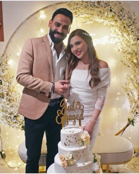 الفنانة ياسمين البشبشي تحتفل بخطوبتها 