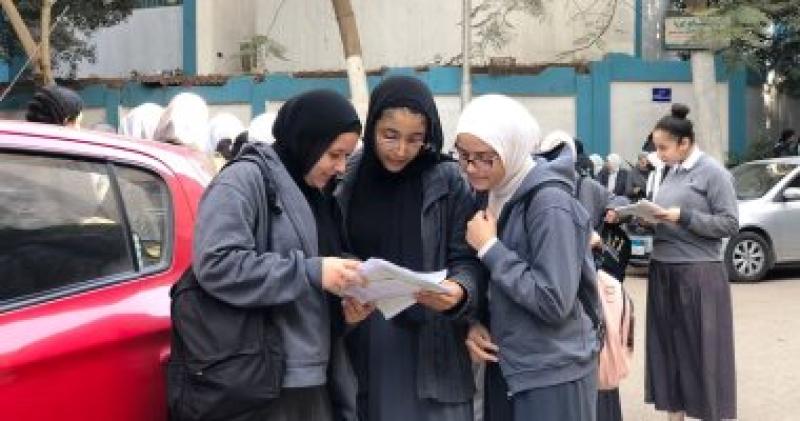 طلاب الشهادة الإعدادية بالجيزة