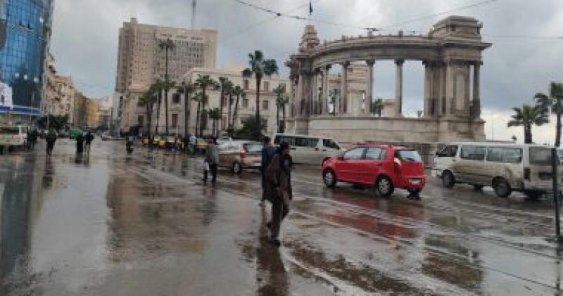 أمطار غزيرة تضرب الإسكندرية اليوم