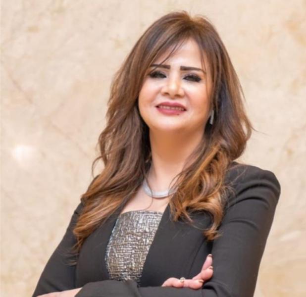 الدكتورة أمل رمزي 