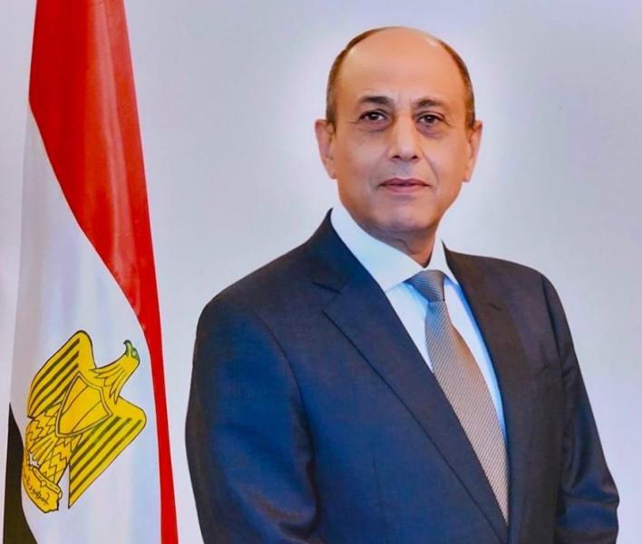 وزير فريق محمد عباس وزير الطيران المدني 