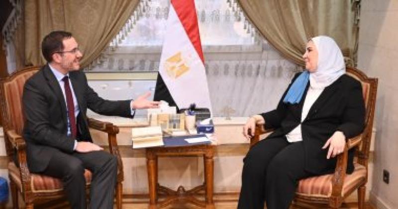 وزيرة التضامن ومبعوث وزير الخارجية البريطاني