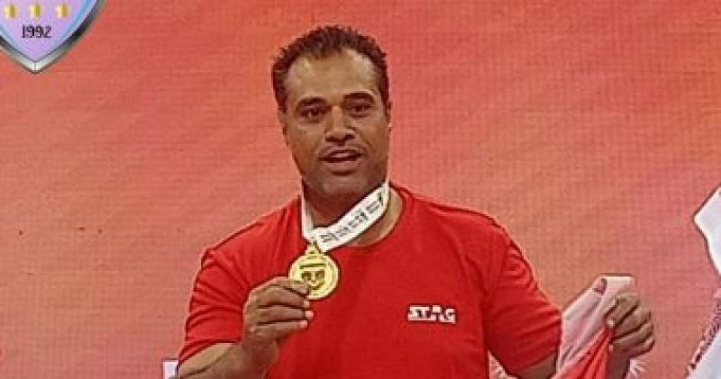 أيمن الزناتي صاحب الميدالية الفضية