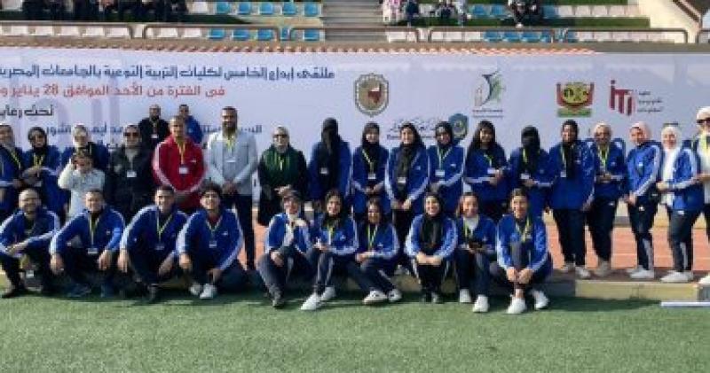 طلاب جامعة سوهاج المشاركين بالملتقى