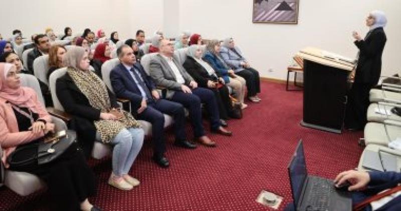 ورشة عمل لتقييم الخطط التدريبية وتكرم عددا من المتميزين