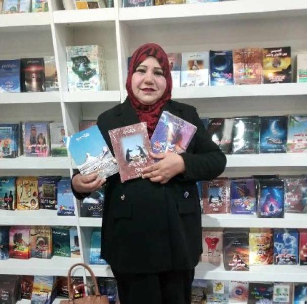 الشاعرة والأديبة راقية محمود 
