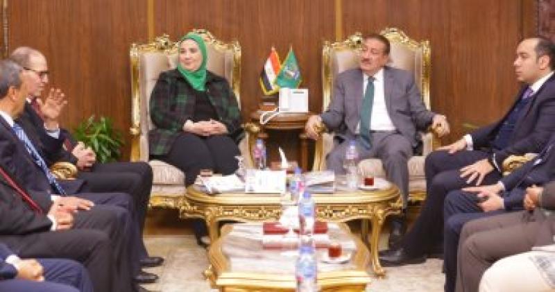 وزيرة التضامن الاجتماعي ومحافظ المنوفية