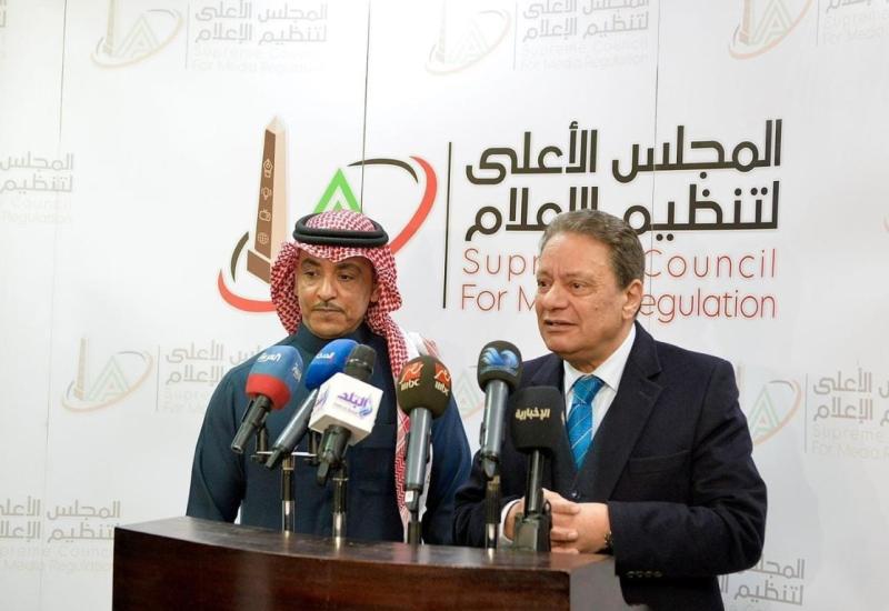 كرم جبر، رئيس المجلس الأعلى لتنظيم الإعلام وسلمان بن يوسف الدوسري، وزير الإعلام السعودي