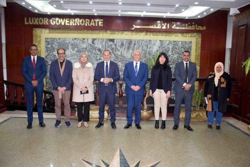 محافظ الأقصر يستقبل الممثل الإقليمي 