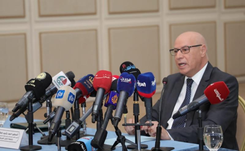 السفير أحمد رشيد خطابي  الامين العام المساعد رئيس قطاع الاعلام والاتصال.
