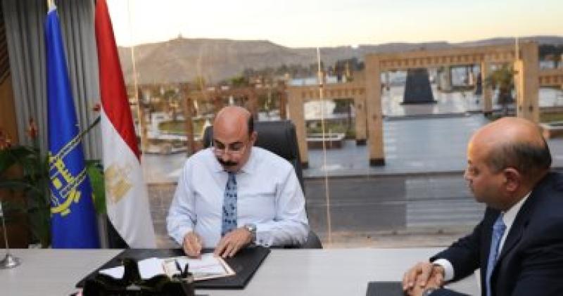 محافظ أسوان يعتمد النتيجة