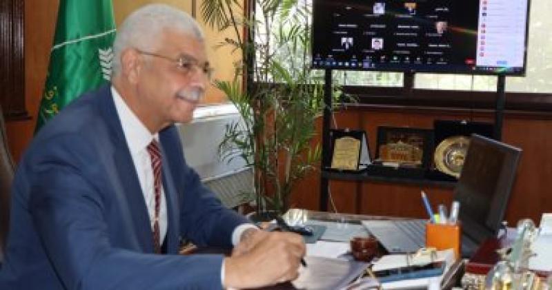 الدكتور أحمد القاصد رئيس جامعة المنوفية