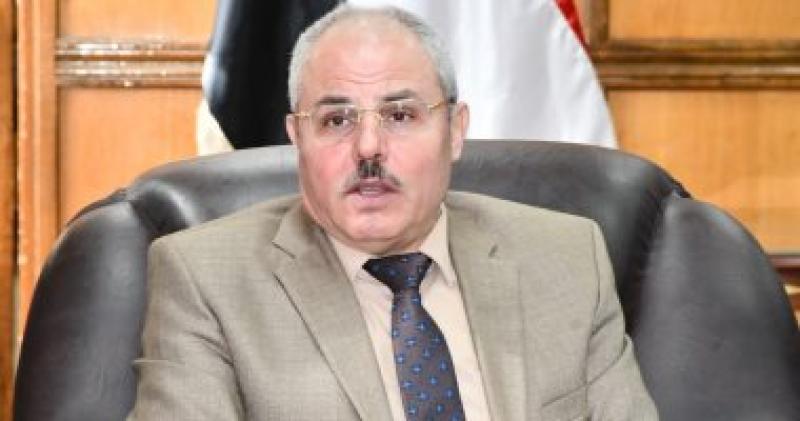 رئيس جامعة قناة السويس