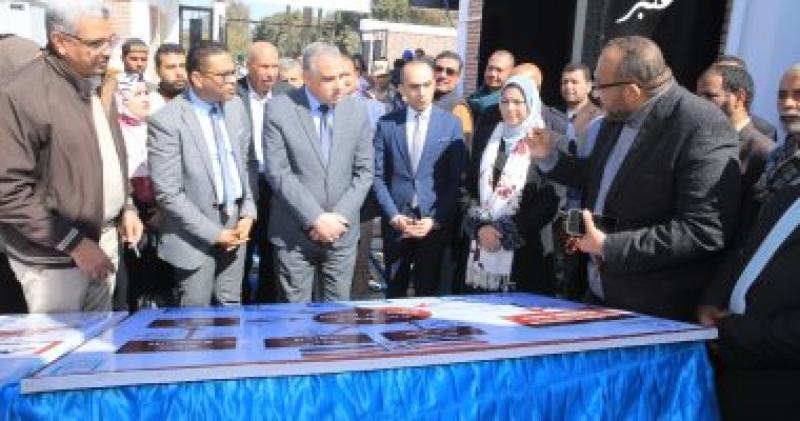 محافظ سوهاج يتفقد المشروعات