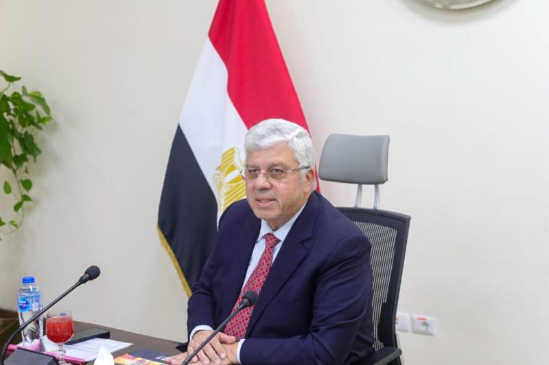 الدكتور ابمن عاشور وزير التعليم العالى 