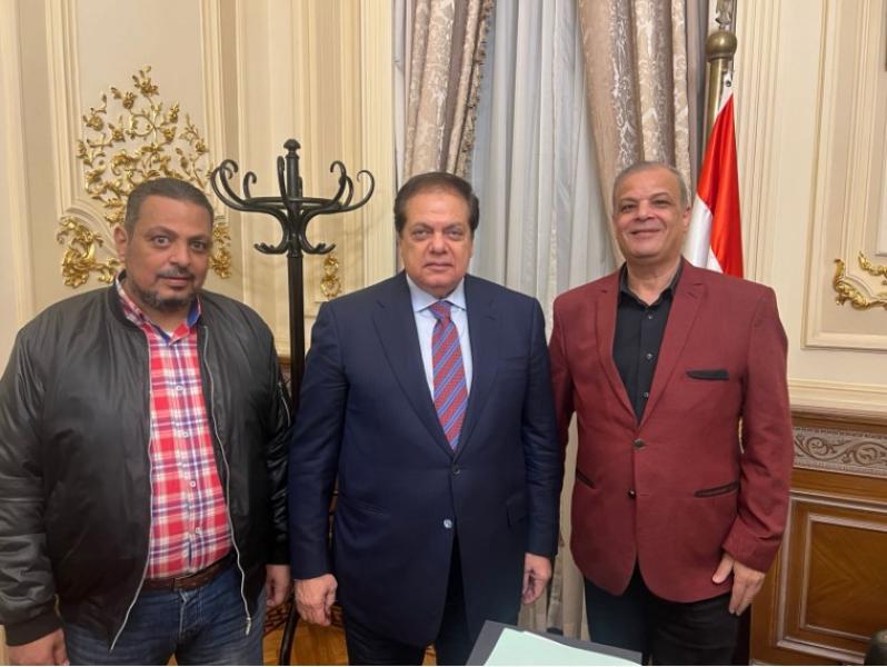 الكاتب الصحفي صالح شلبي برفقة النائب أبو العينين  والزميل محمد العدس 