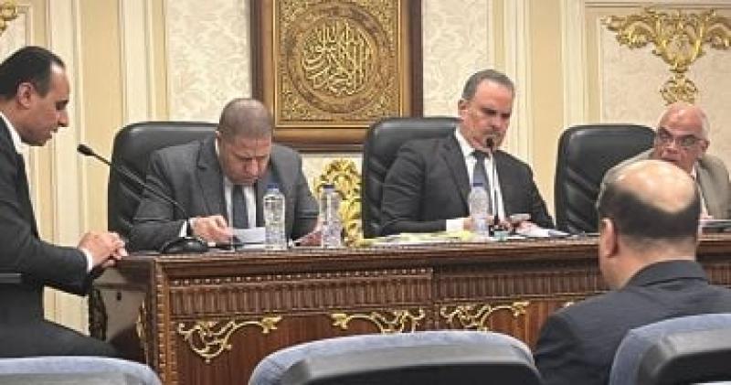لجنة الاقتراحات والشكاوى