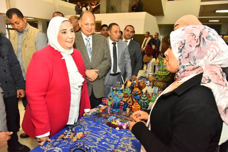 المحافظ اسيوط وزير التضامن