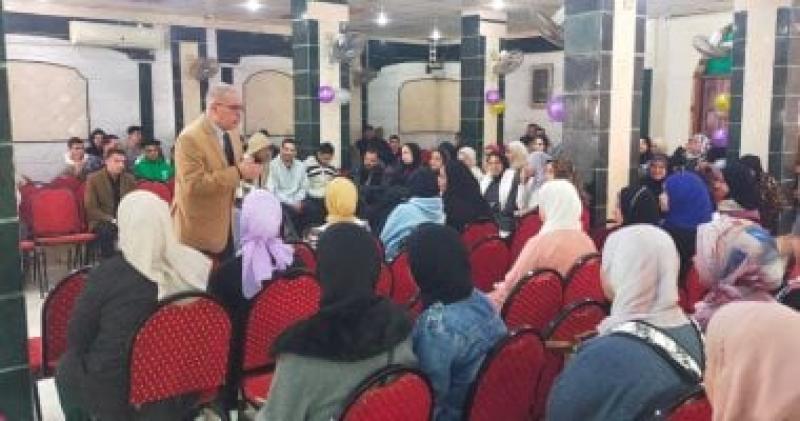 الحضور من المقبلين على الزواج بكفر الشيخ