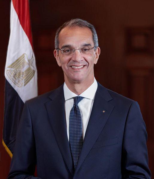عمرو طلعت وزير الاتصالات 