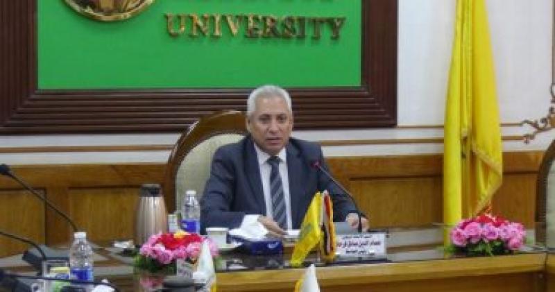 الدكتور عصام فرحات رئيس جامعة المنيا
