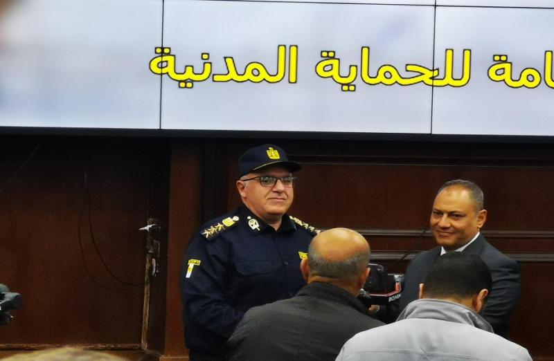 الداخلية تكرم عددا من الضباط وأسر الشهداء والمصابين في احتفالها باليوم العالمي للحماية المدنية