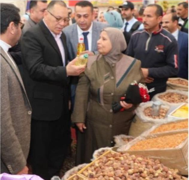 محافظ الشرقية يتابه معرض أهلاً رمضان