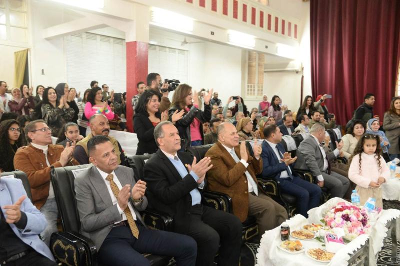 محافظ أسيوط 