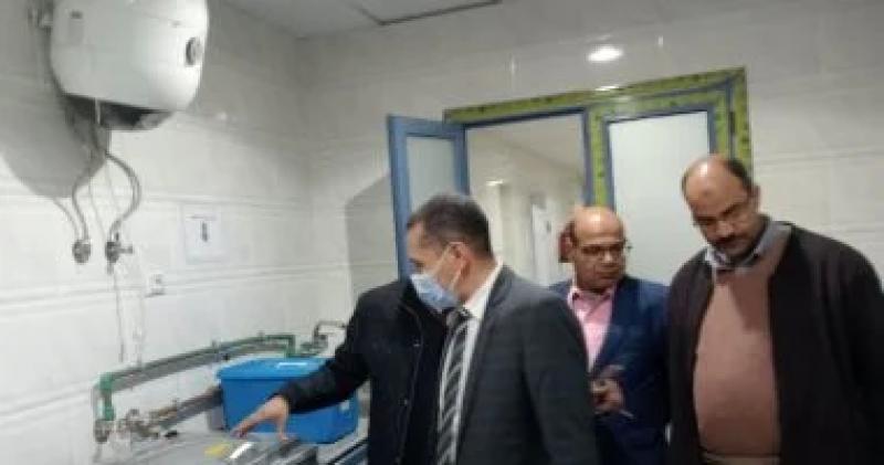 جانب من جولة وكيل وزارة الصحة
