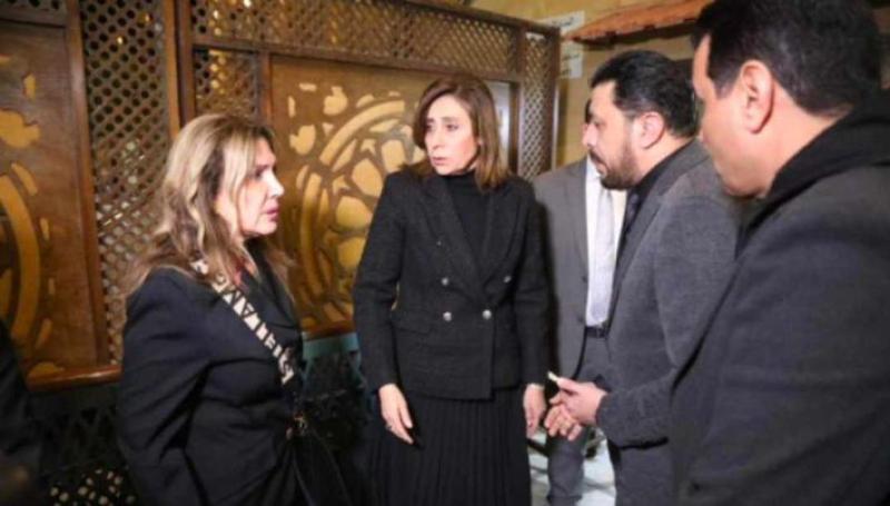 الوزيرة خلال العزاء 