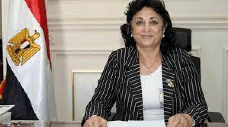النائبة ميرفت عازر 