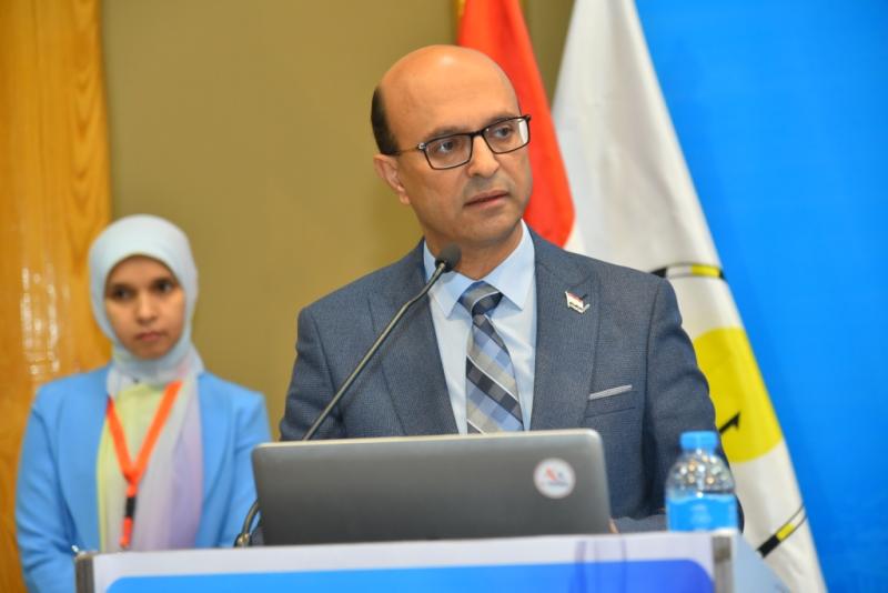 رئيس جامعة أسيوط 