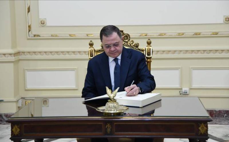 وزير الداخلية اللواء محمود توفيق