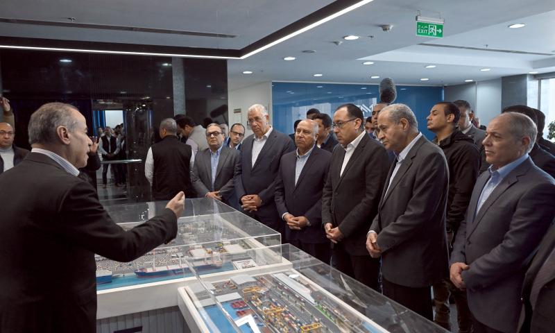 رئيس الوزراء فى محطة تحيا مصر