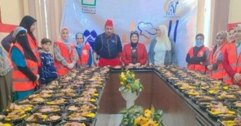 عداد وجبات للأسر بقرى حياة كريمة بكفر الشيخ