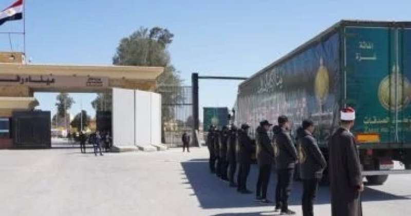 دخول 100 شاحنة عملاقة لقطاع غزة