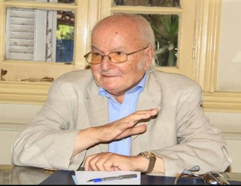 الدكتور حمدي السيد نقيب الأطباء الأسبق