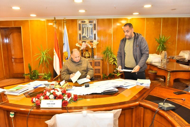 محافظ أسيوط 