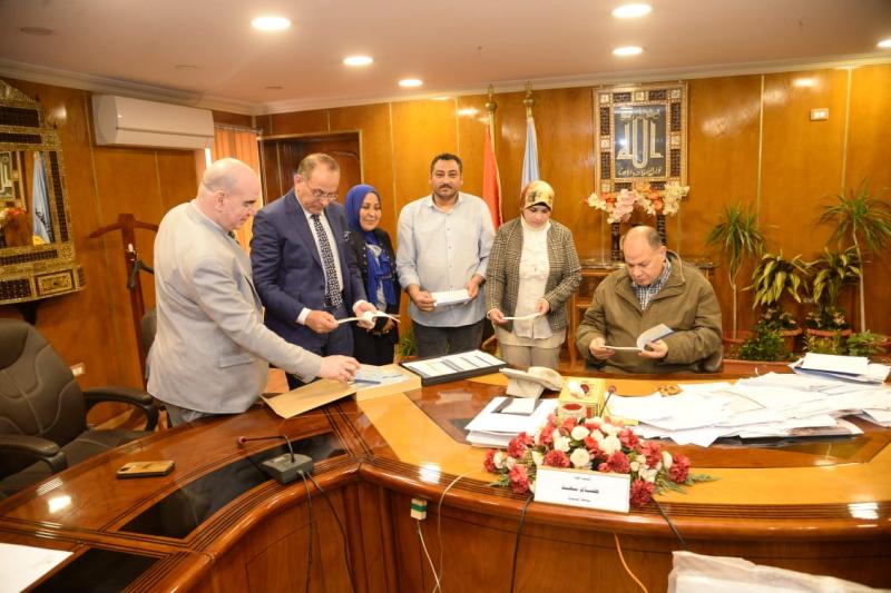 محافظ أسيوط 