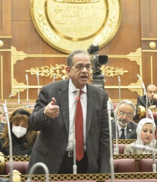 النائب طارق عبد العزيز