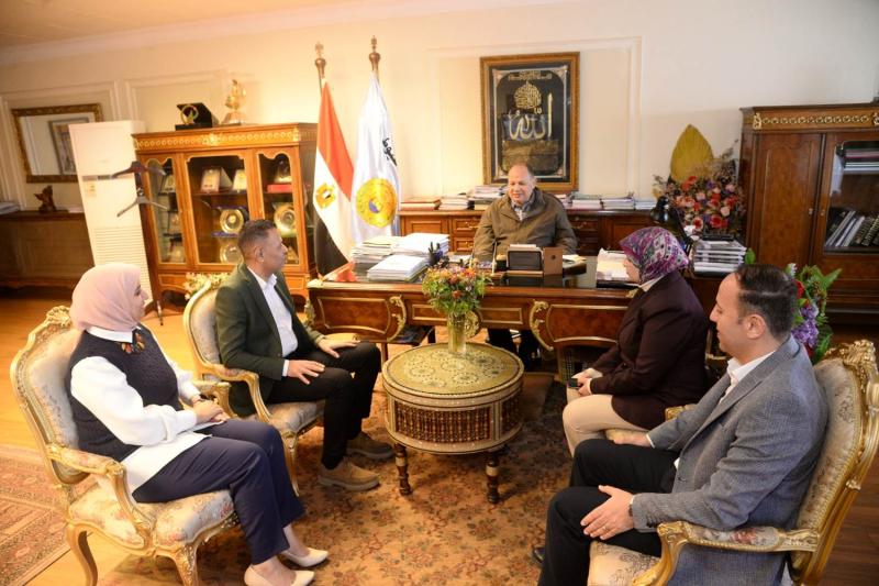 محافظ أسيوط 