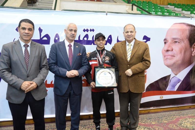 محافظ أسيوط 