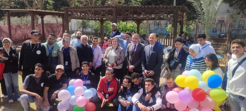 كليتى التجاره والدراسات العليا للطفوله بعين شمس 