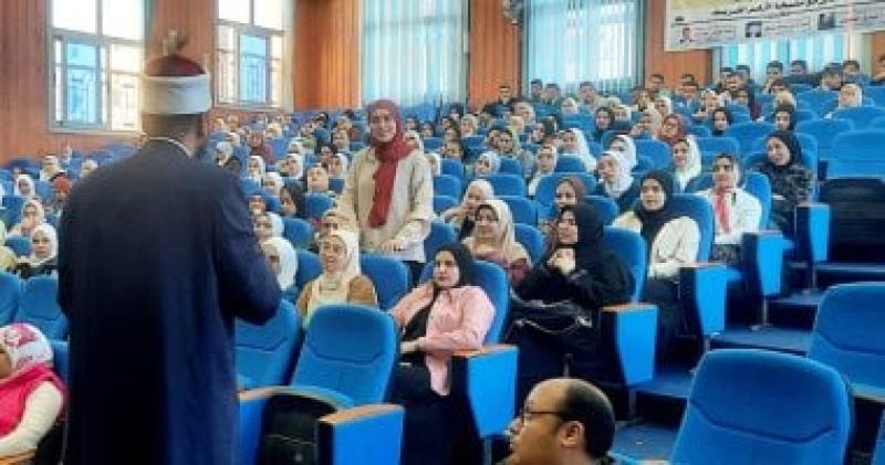 ندوة بجامعة كفر الشيخ عن فضل الدفاع عن الوطن ومقدراته والانتماء وتعزيز الهوية