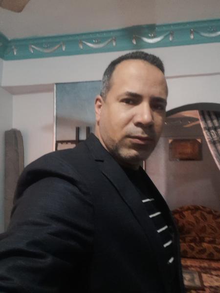 الكاتب