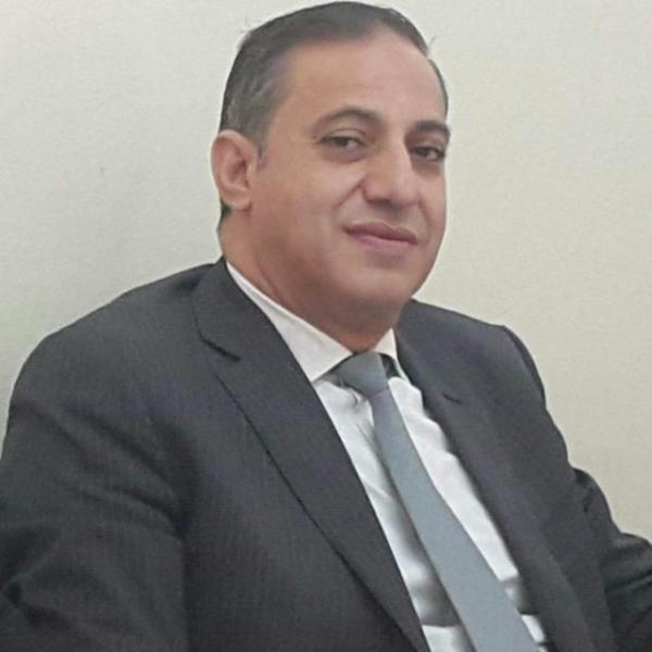 الدكتور خالد عامر